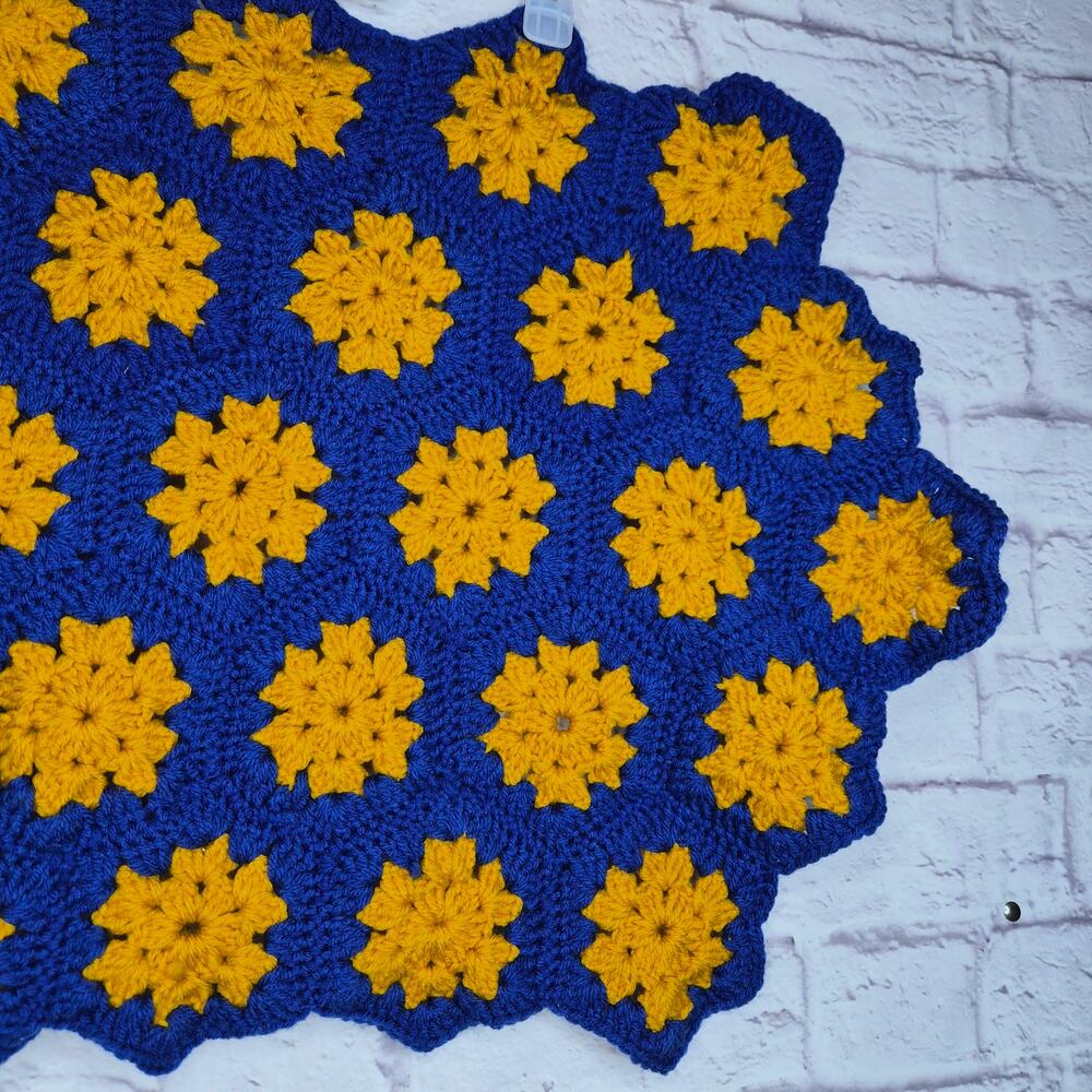 Vintage Crochet Daisy Fall Floral Table Runner Mat  Blue Yellow Granny Hexagon - Picture 6 of 6